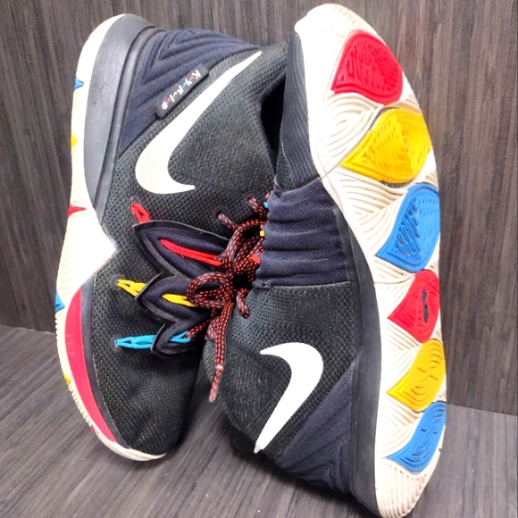 Nike Kyrie Friends Edition Sneakers, Size 7Y - Picture 1 of 9